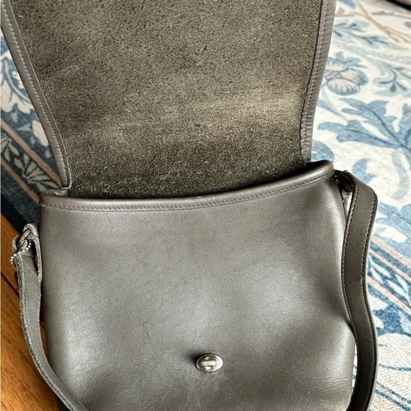 Vintage Grey Coach 9076 Companion Flap Bag - Picture 4 of 10